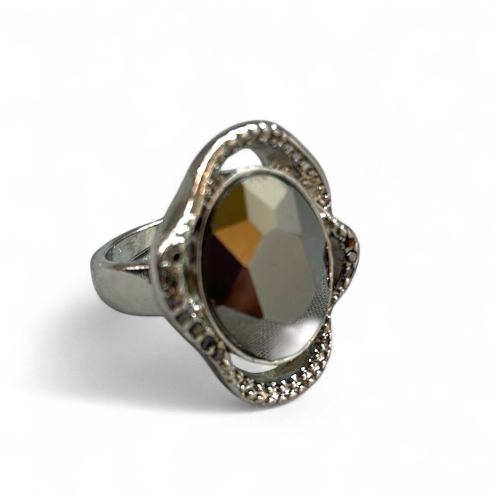 Bold Silver-Tone Statement Ring Size 8 - image 1